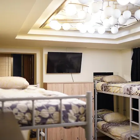 Hostel Plovdiv ホステル *